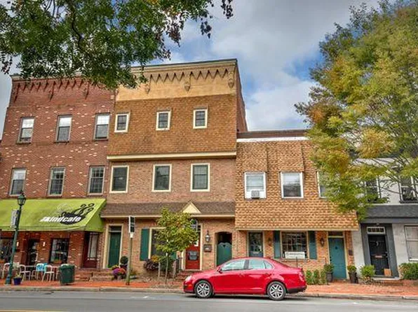 22 N Market St #C, Selinsgrove, PA 17870
