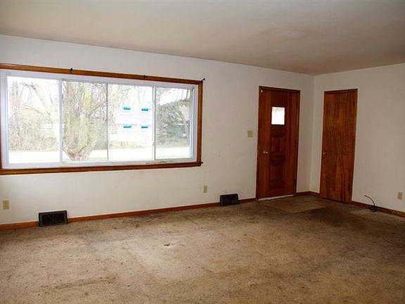 2nd image of 715 Pinta Ave