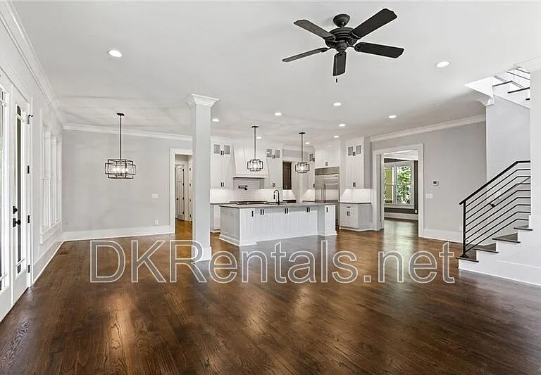 2272 Abby Ln NE — Photo 8