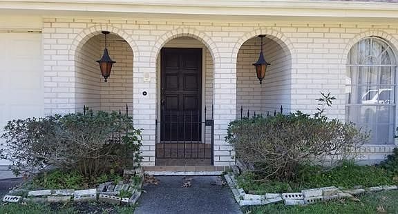 2nd image of 4700 Dreyfous Ave