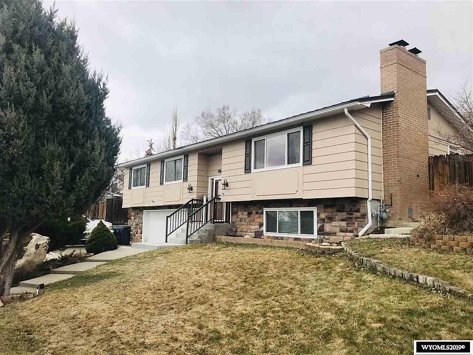 1st image of 950 Boulder Dr