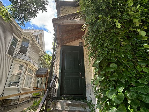 3rd image of 465 Grand Ave #1