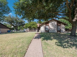 609 Pinewood Ln, Hewitt, TX 76643