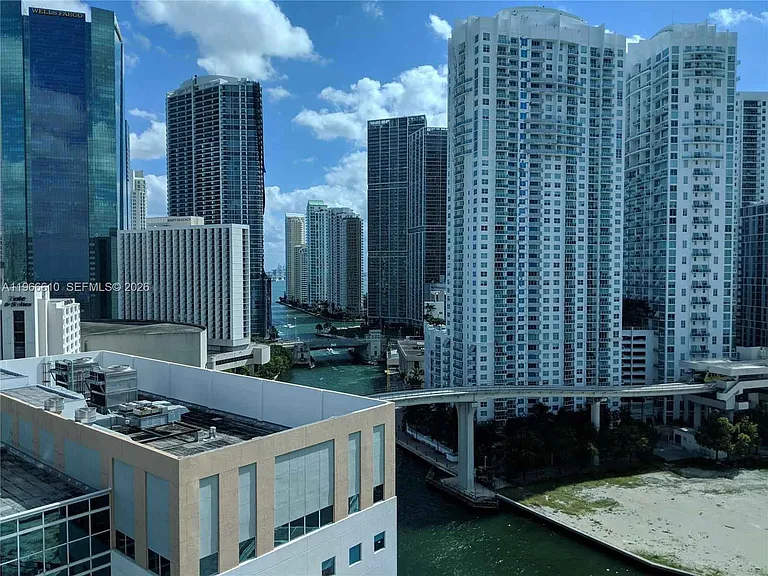 S Miami Ave — Photo 3