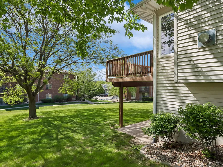 1551 Ranier Dr — Photo 7