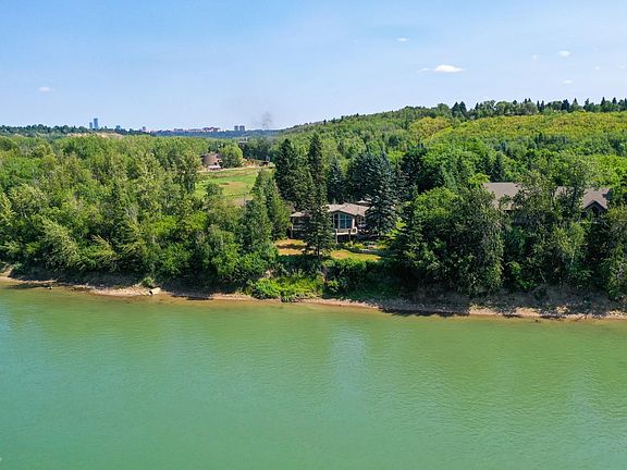 3rd image of 15625 Whitemud Rd NW