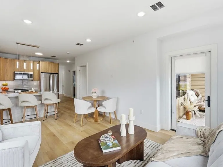 8800 John F. Kennedy Blvd — Photo 6