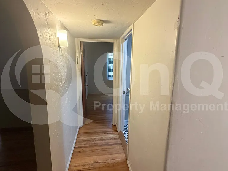 2926 E Waverly St — Photo 24