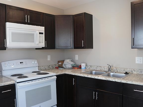 5th image of 2734 S Van Buren St
