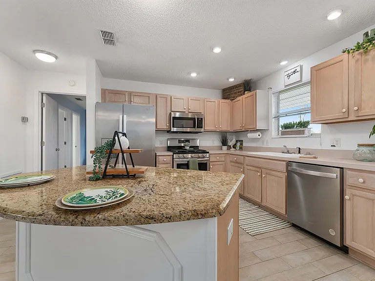 3387 Woodridge Dr — Photo 10