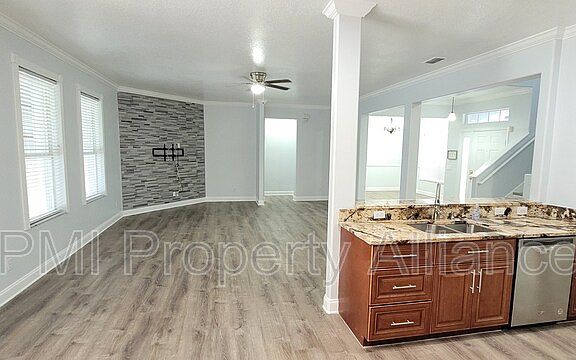 4th image of 2164 The Oaks Blvd