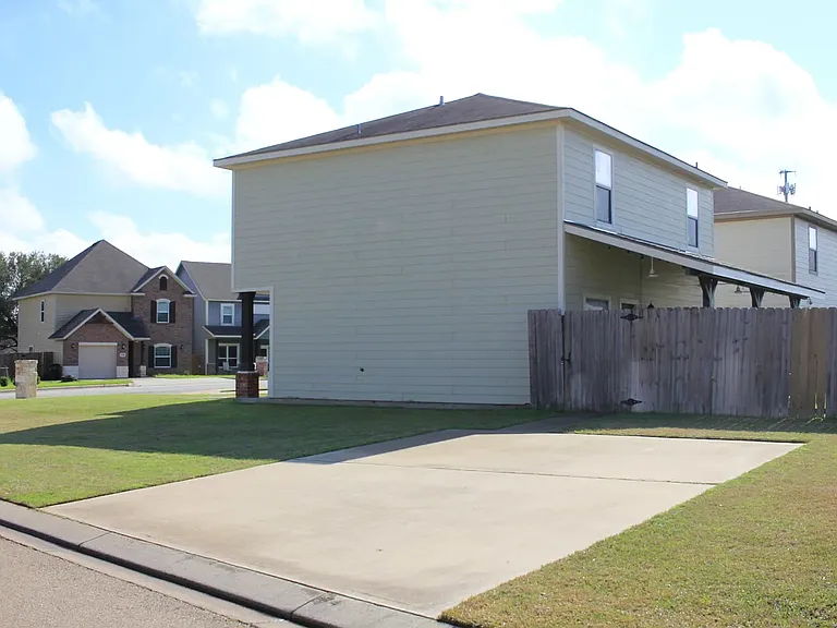 2717 Horse Haven Ln — Photo 5