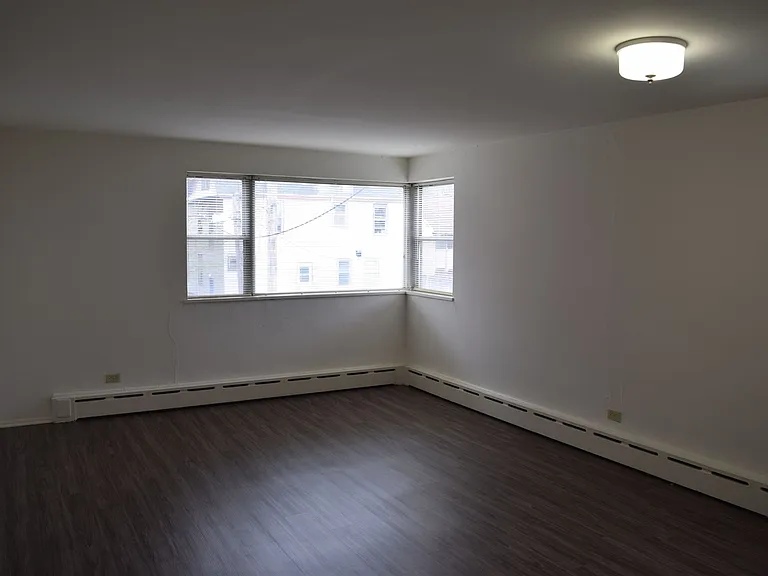 312 W Clark St — Photo 21