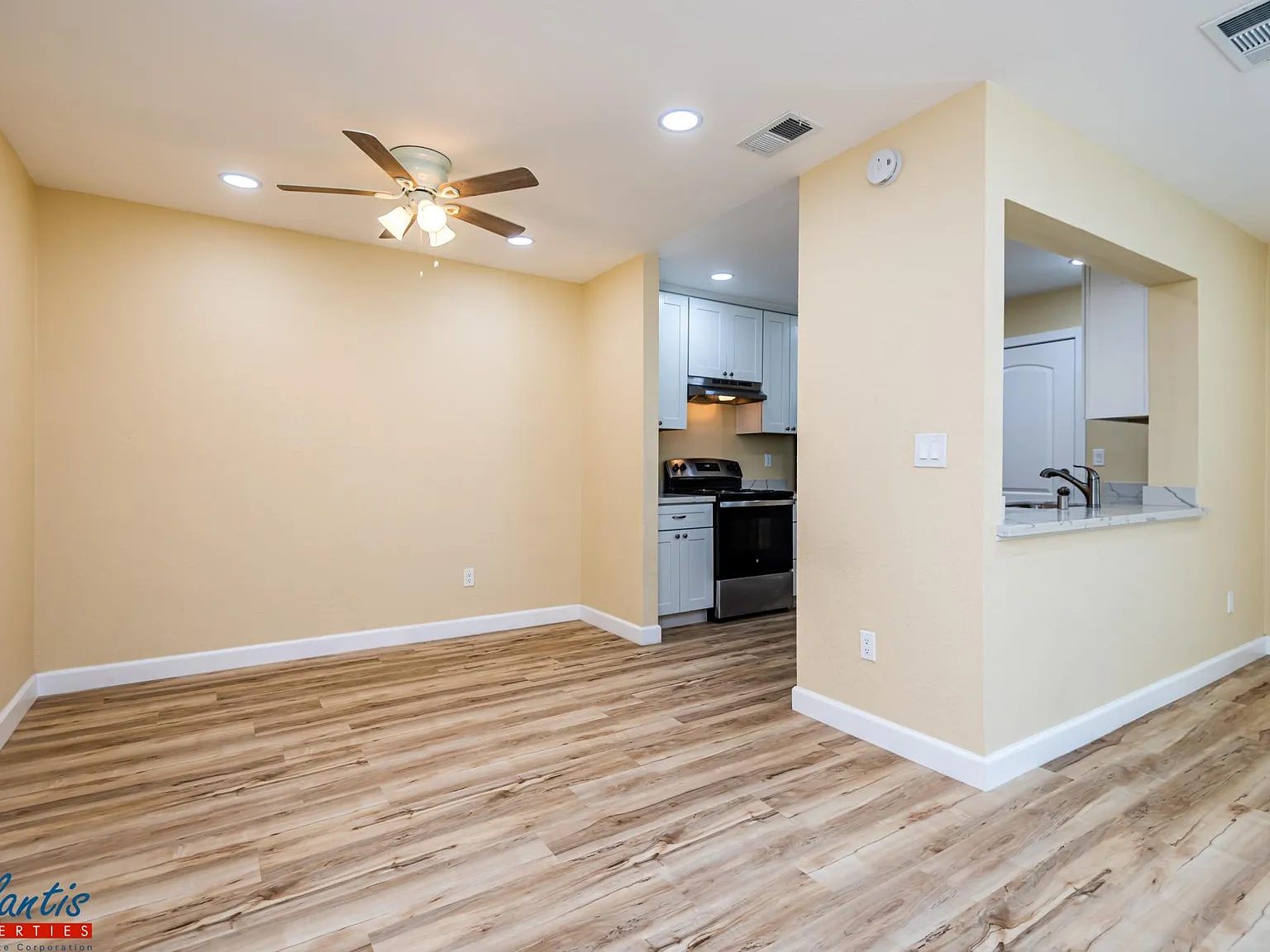 3 bed, 1314 sqft, $3,795 — Photo 4