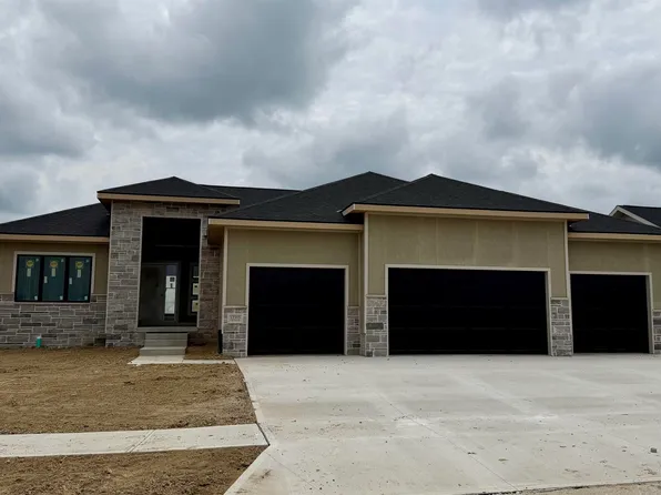 12355 Lake Vista Dr, Papillion, NE 68046