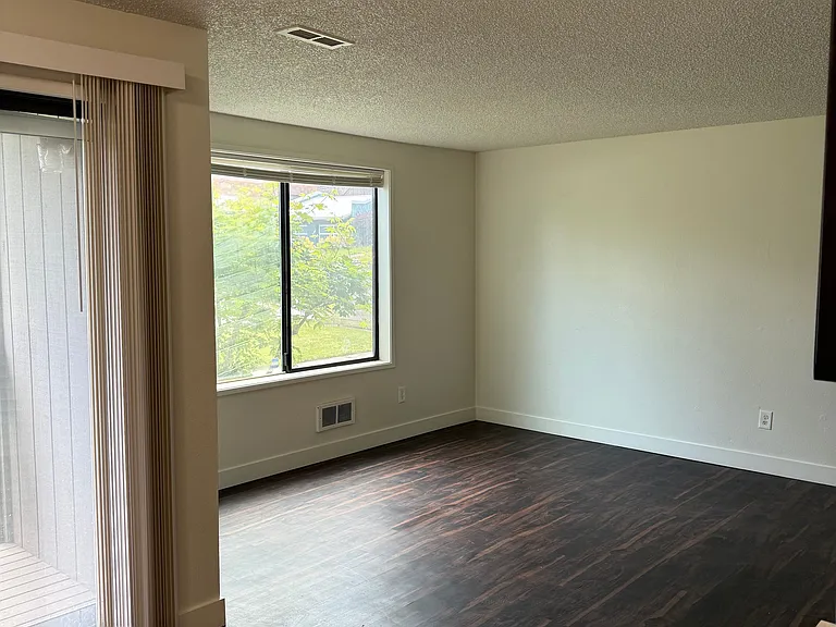 1001 N 6th St #5 — Photo 2
