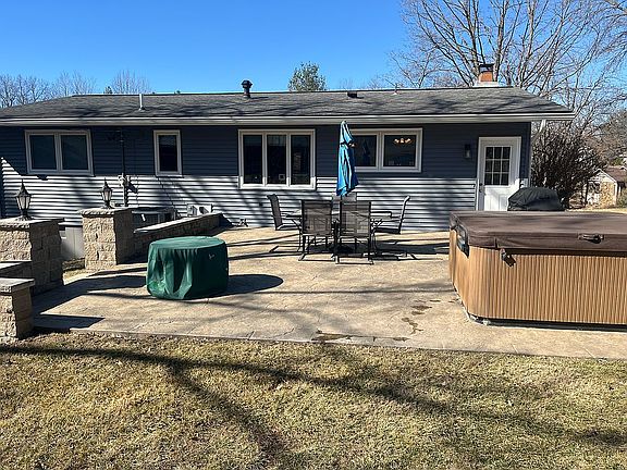 2nd image of 707 S Maple St