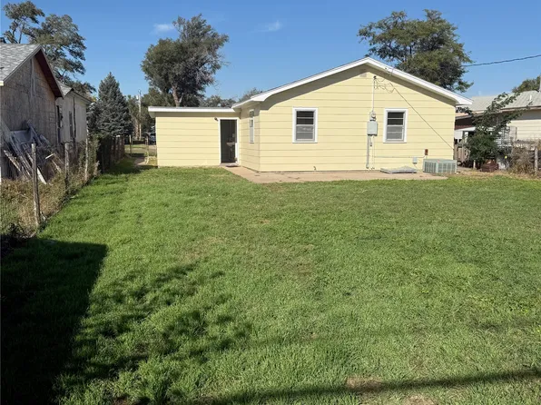 1604 N 7th St, Garden City, KS 67846