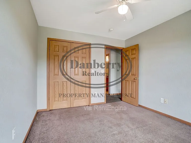1115 N Byrne Rd — Photo 16