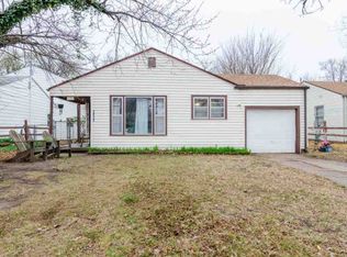 2413 N Hood Ave, Wichita, KS 67204