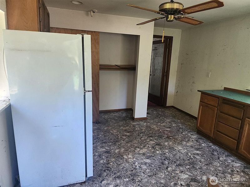 2nd image of 1911 Hundley Road