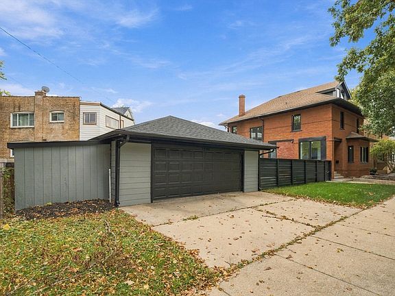 5th image of 3540 Grand Blvd