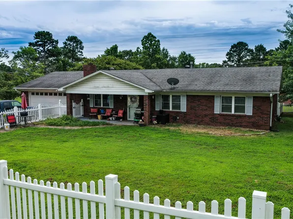 701 Hamilton Cv, Russellville, AR 72802