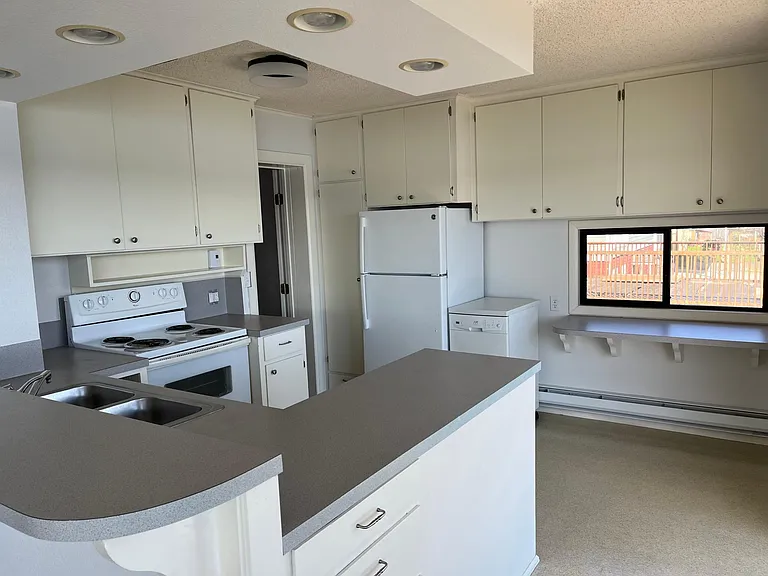 618 Washington Ave #4 — Photo 7
