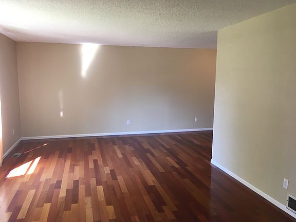 3rd image of 3225 W 11th Avenue Ct