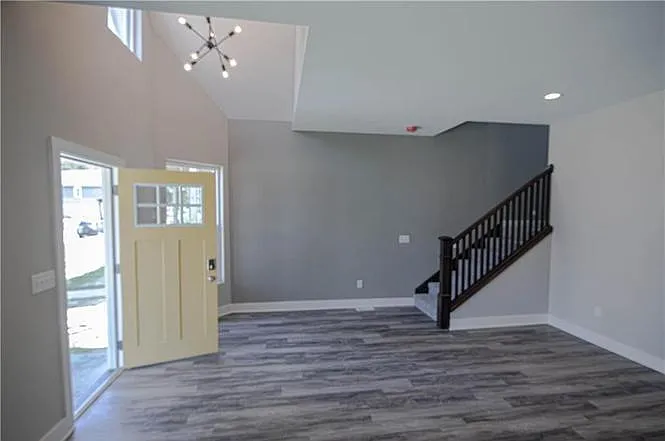1709 Woodlawn Ave — Photo 5