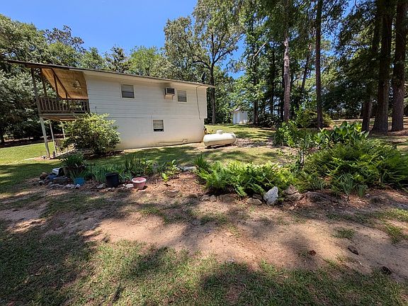 5th image of 1002 Lake Front Dr