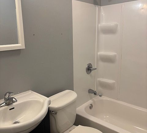 4th image of 705 N Ohio St #4