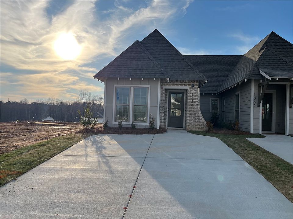 1st image of 1058 Forest Ln