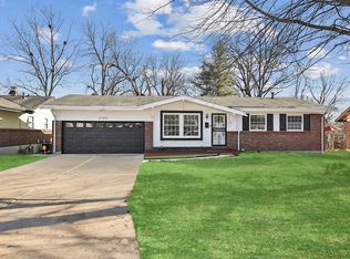 2300 Vorhof Dr, Saint Louis, MO 63136