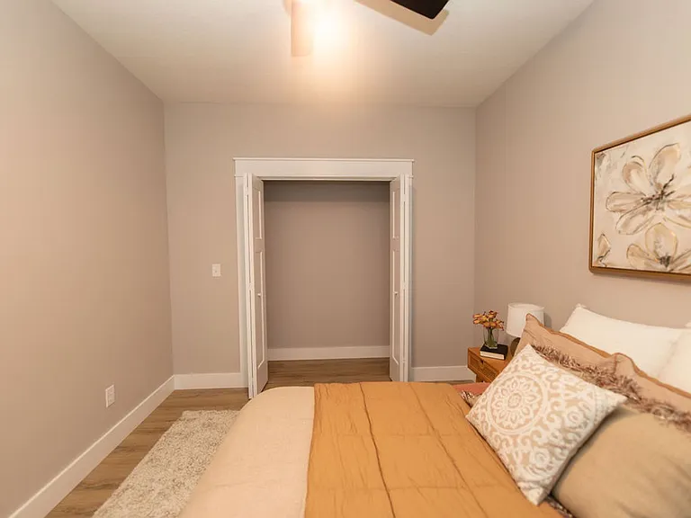 317 E 10th St #1 — Photo 14