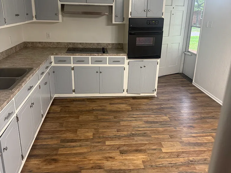 113 Oates Dr — Photo 3