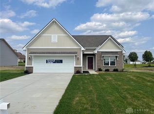 134 Autumn Maple Ln, Brookville, OH 45309