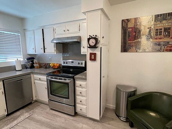 5th image of 749 Casiano Dr APT A