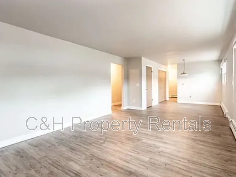 2119 8th Ave N #3 — Photo 5
