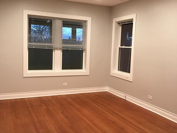 3rd image of 4525 N Dover St #3