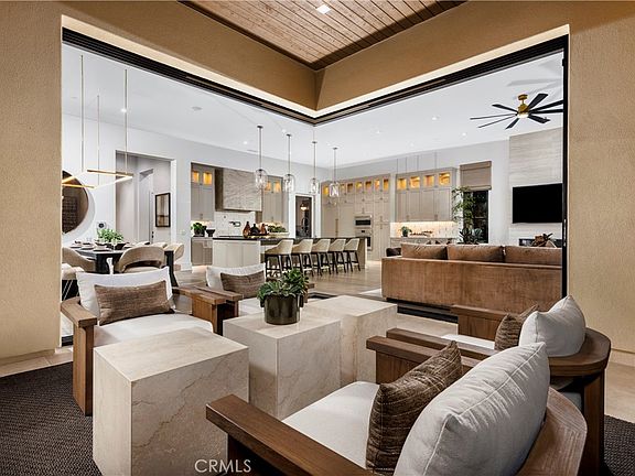 3rd image of 520 Westridge