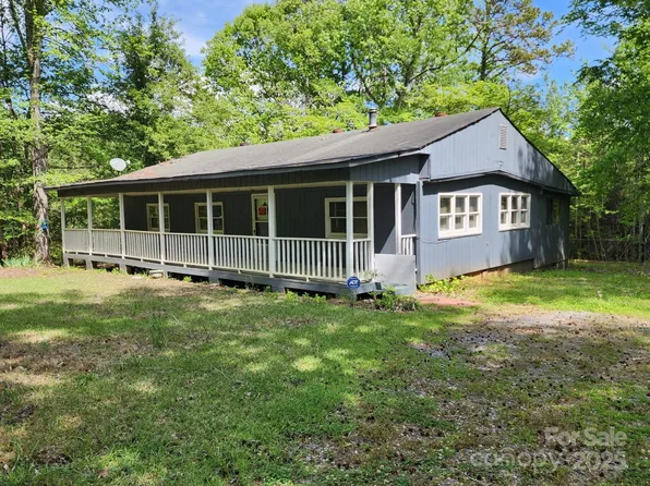 3225 Sawmill Rd, Hickory Grove, SC 29717