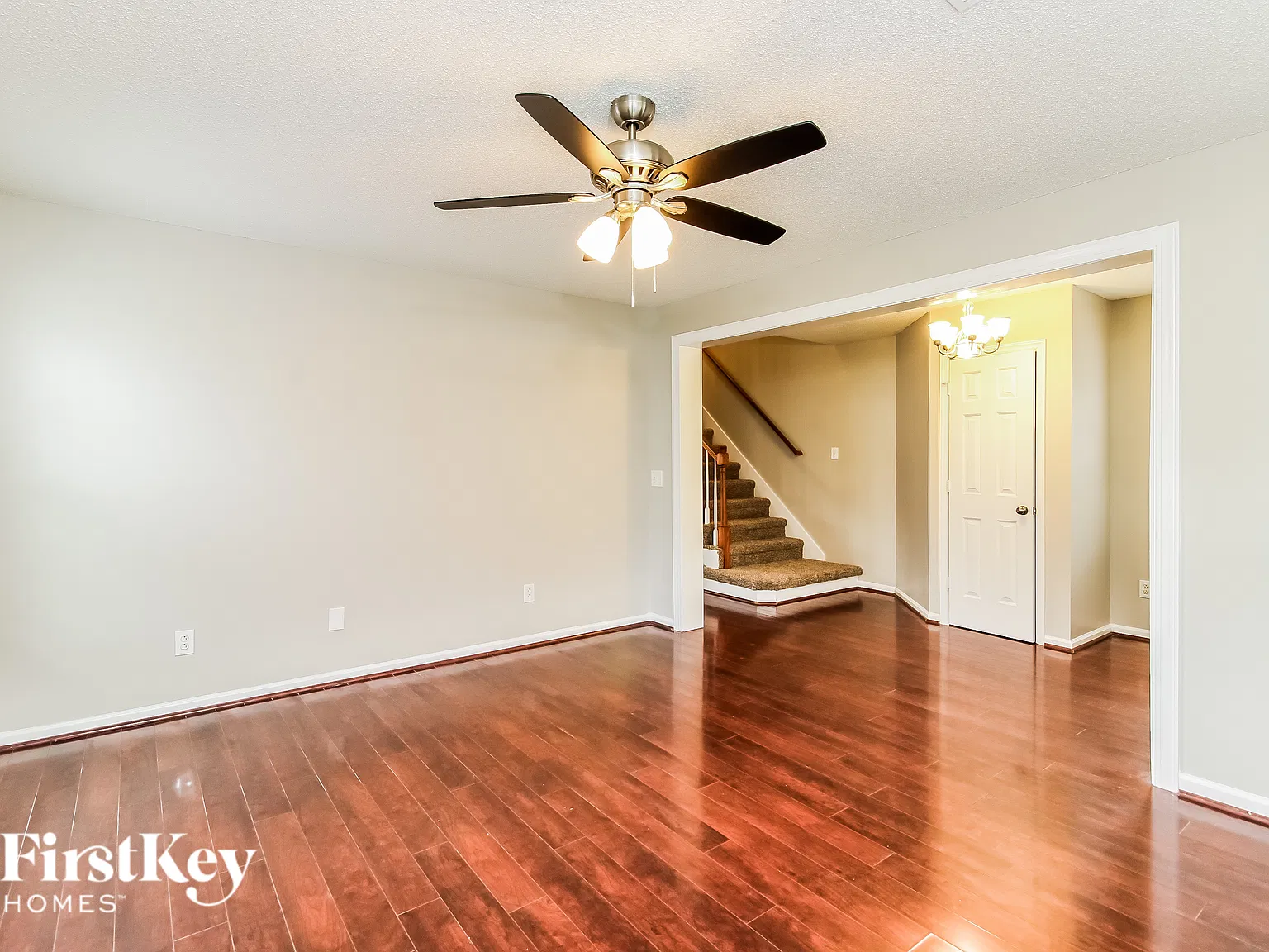 4 bed, 2.5 bath, 1901 sqft, $2,390 — Photo 3