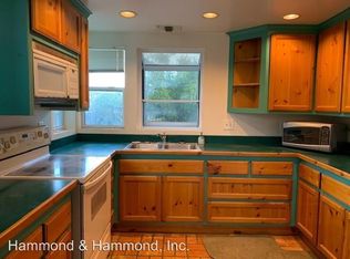 7825 Mesa Dr, Simi Valley, CA 93063