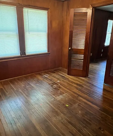 1910 Oaklawn Dr — Photo 10