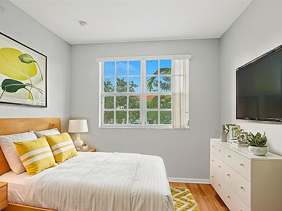 5th image of 1137 NE 31st Terrace
