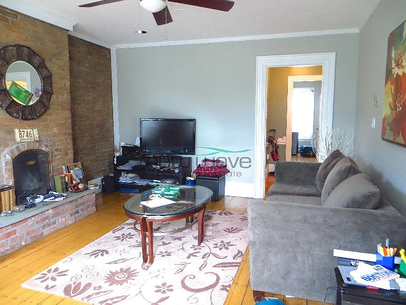 2 bed, 728 sqft, $3,700 — Photo 2