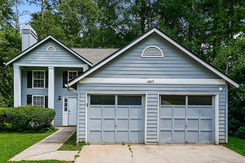 4 bed, 2.0 bath, 1900 sqft, $2,000 — Photo 1