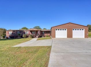 711 Bumblebee Ln, Wellford, SC 29385