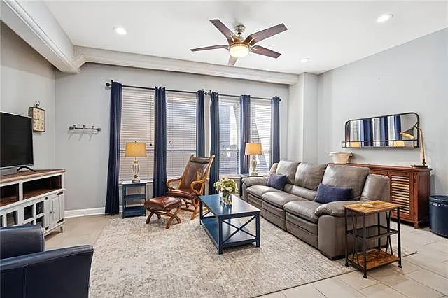2 bed, 2.0 bath, 1149 sqft, $3,000 — Photo 3